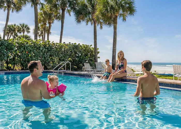 Beachfront Bliss - Outdoor Pool - Sleeps 10 Holiday home *