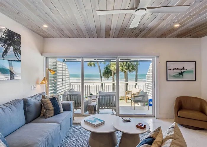 Holiday home Beachfront Bliss - Outdoor Pool - Sleeps 10 *