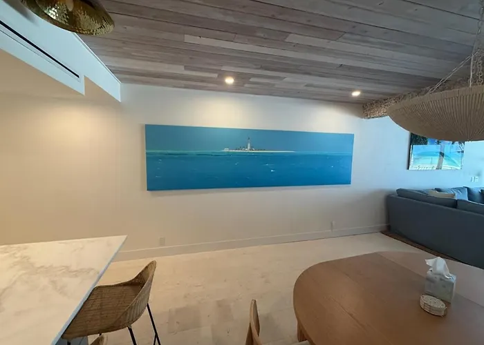 Holiday home Beachfront Bliss - Outdoor Pool - Sleeps 10 *