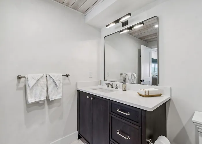 Holiday home Beachfront Bliss - Outdoor Pool - Sleeps 10 Clearwater Beach