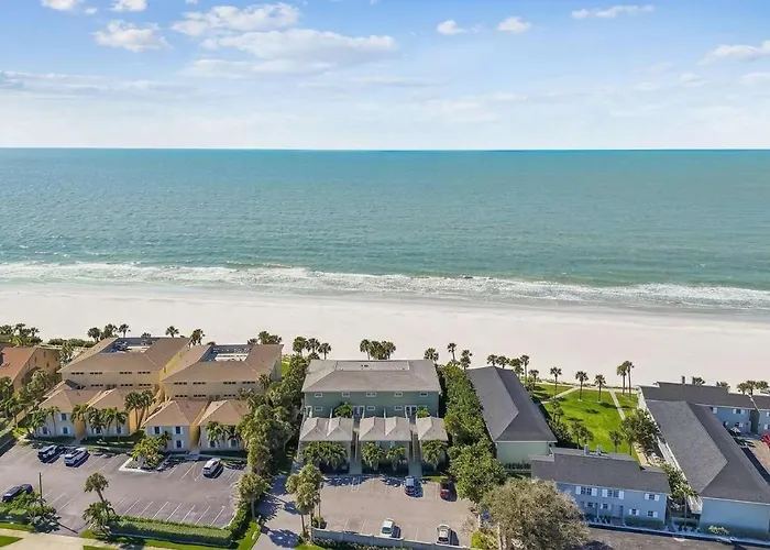 Holiday home Beachfront Bliss - Outdoor Pool - Sleeps 10 Clearwater Beach