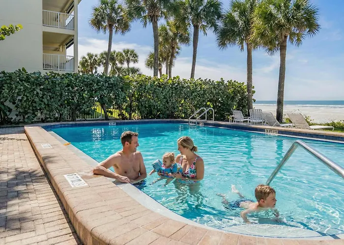 Beachfront Bliss - Outdoor Pool - Sleeps 10 Holiday home